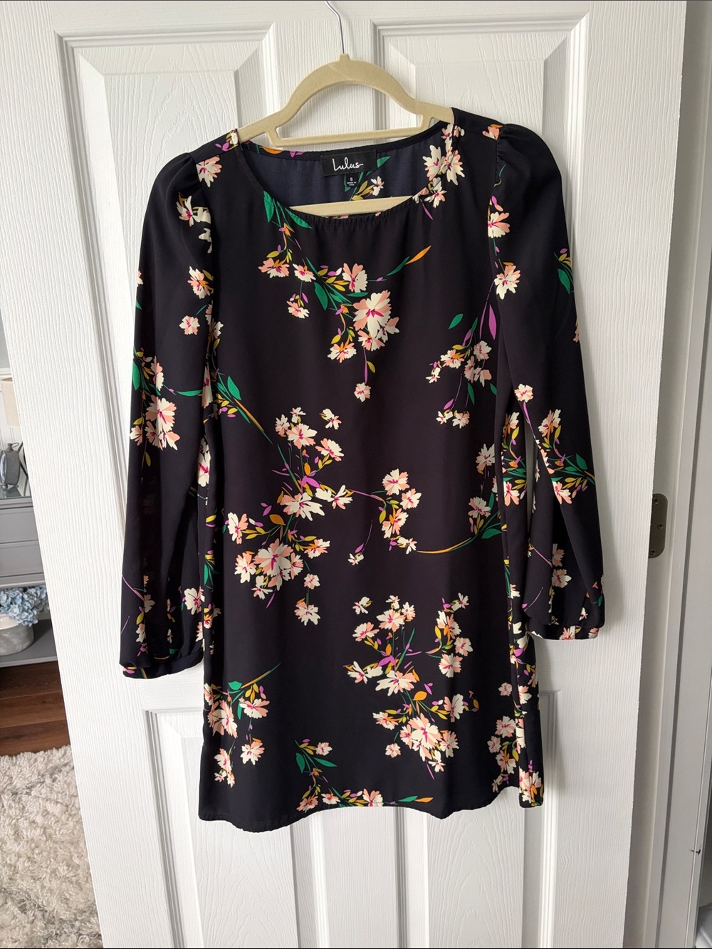Lulu's Floral Long-Sleeve Shift Dress with Pink Blossoms